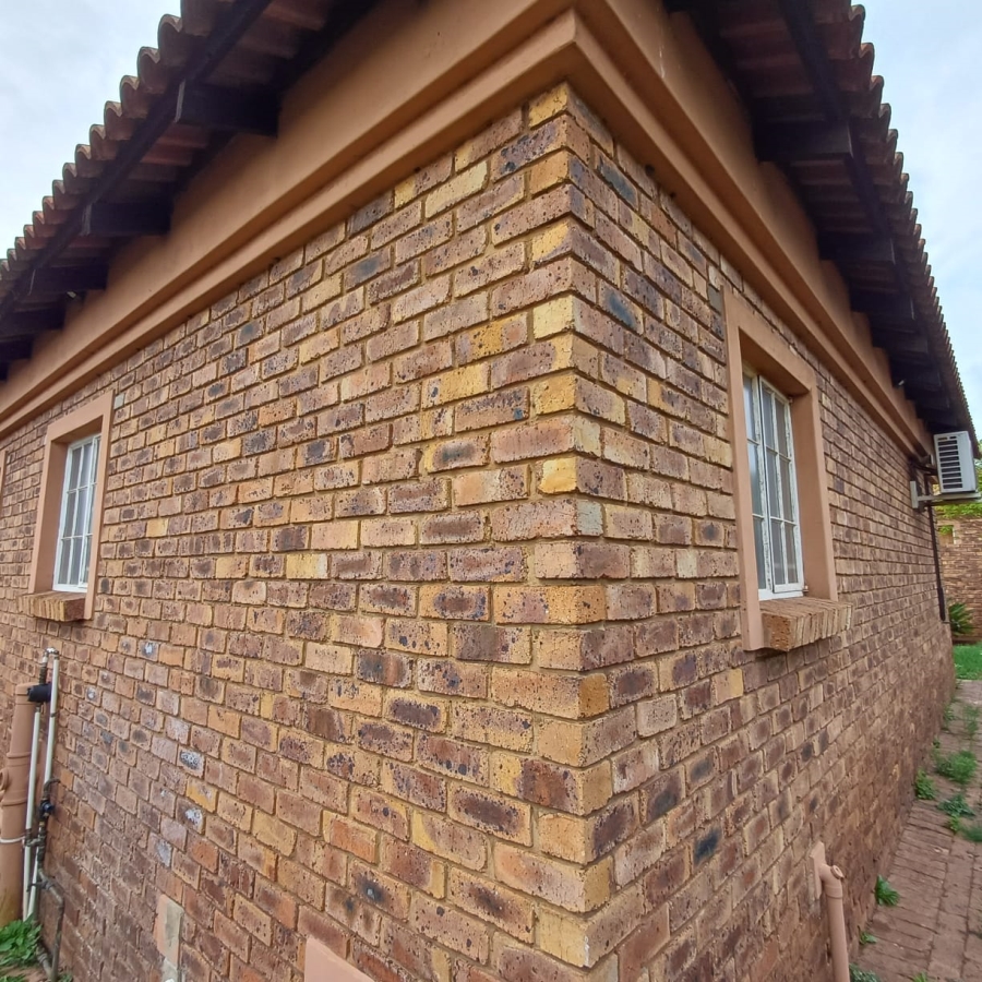 3 Bedroom Property for Sale in Kookrus Gauteng
