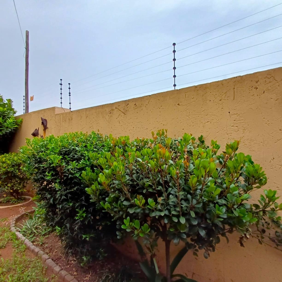 3 Bedroom Property for Sale in Kookrus Gauteng