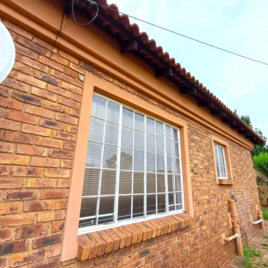 3 Bedroom Property for Sale in Kookrus Gauteng