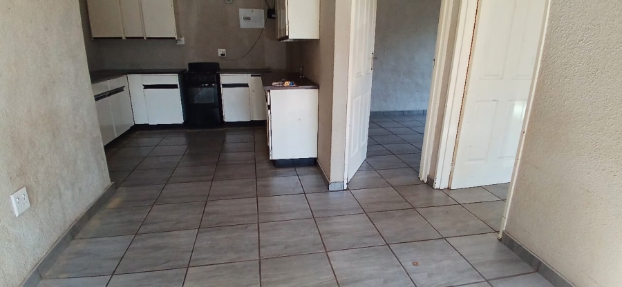 To Let 2 Bedroom Property for Rent in Rothdene Gauteng