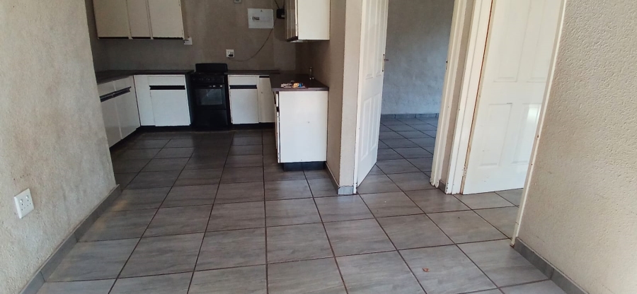 To Let 2 Bedroom Property for Rent in Rothdene Gauteng