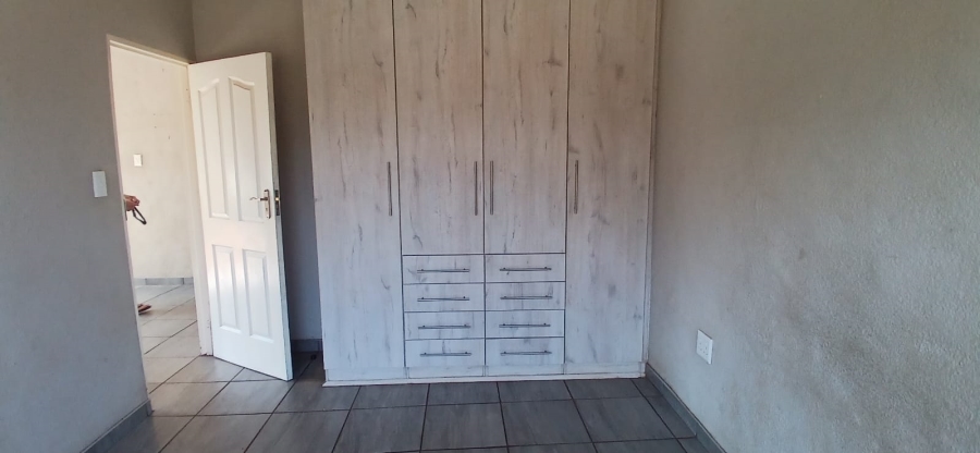 To Let 2 Bedroom Property for Rent in Rothdene Gauteng