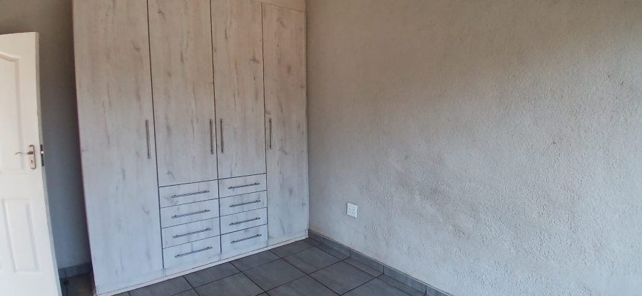 To Let 2 Bedroom Property for Rent in Rothdene Gauteng