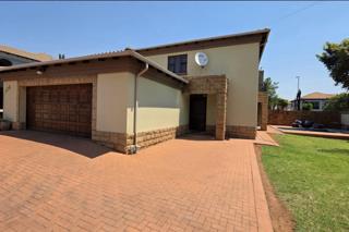 5 Bedroom Property for Sale in Montana Tuine Gauteng