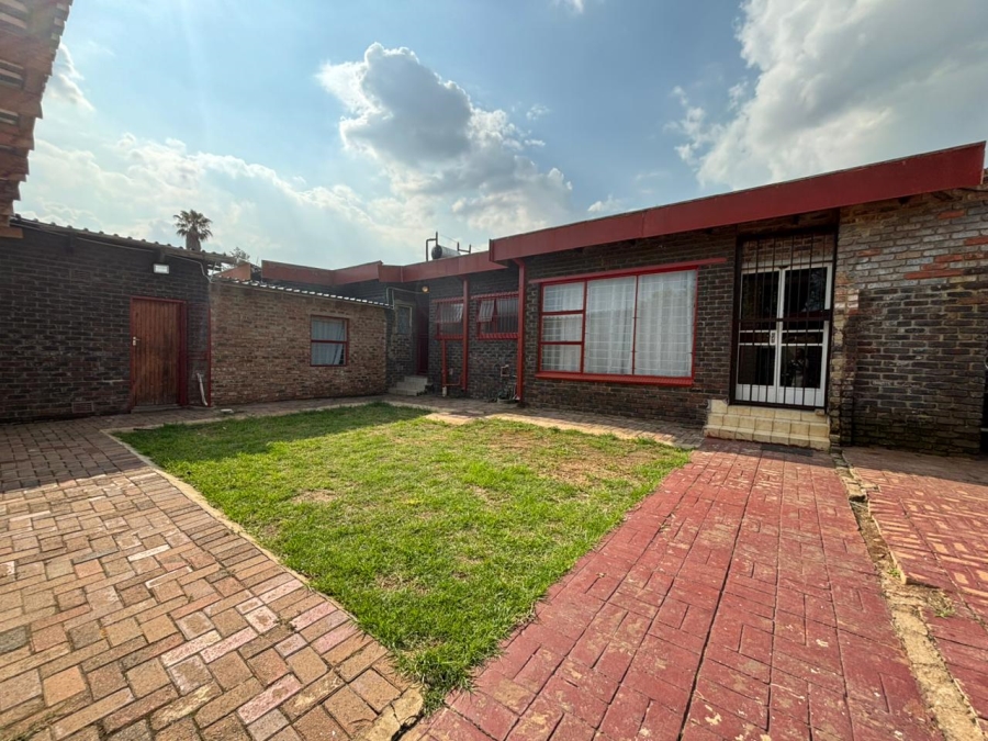 23 Bedroom Property for Sale in Bedworth Park Gauteng