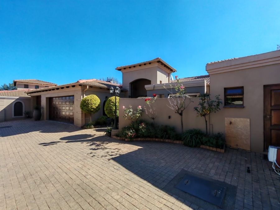 3 Bedroom Property for Sale in Three Rivers Proper Gauteng