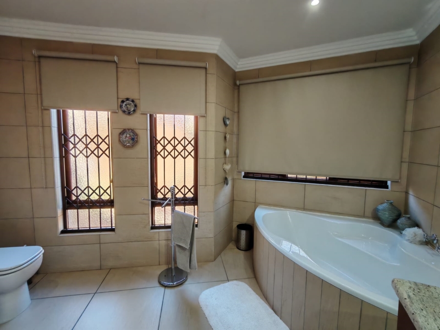 3 Bedroom Property for Sale in Three Rivers Proper Gauteng