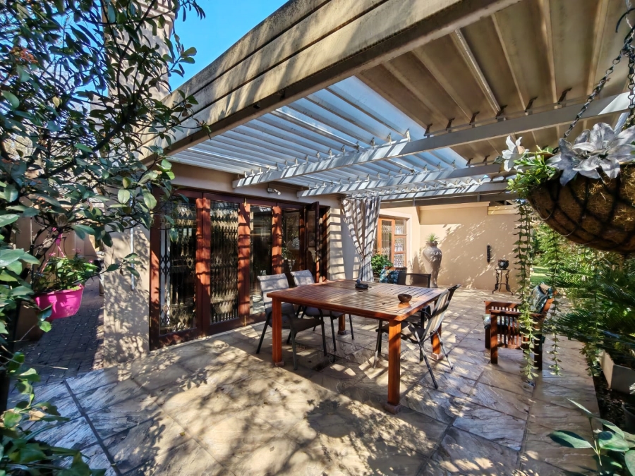 3 Bedroom Property for Sale in Three Rivers Proper Gauteng