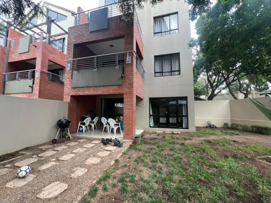 1 Bedroom Property for Sale in Bryanston Gauteng