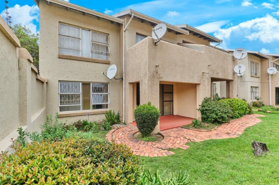 2 Bedroom Property for Sale in Buccleuch Gauteng