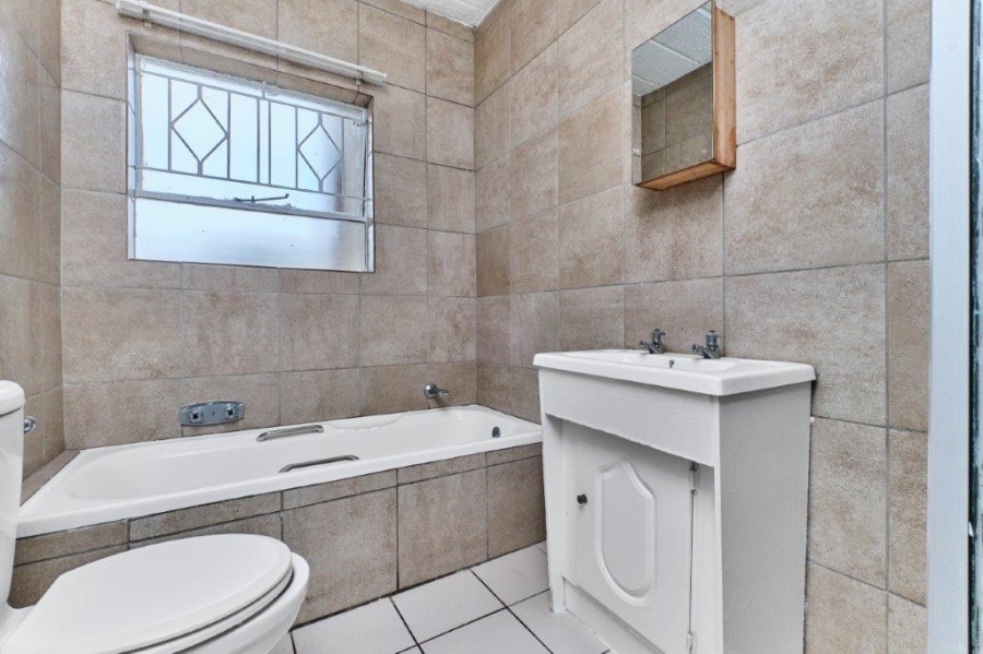 2 Bedroom Property for Sale in Buccleuch Gauteng