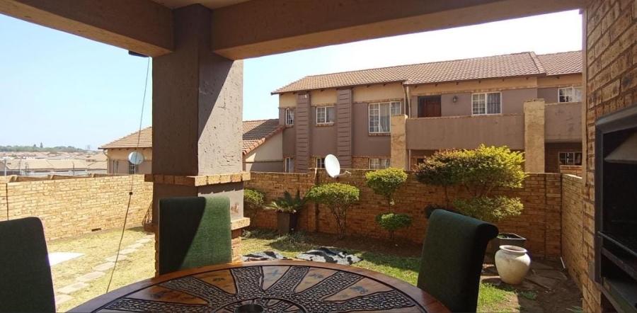 3 Bedroom Property for Sale in Noordwyk Gauteng