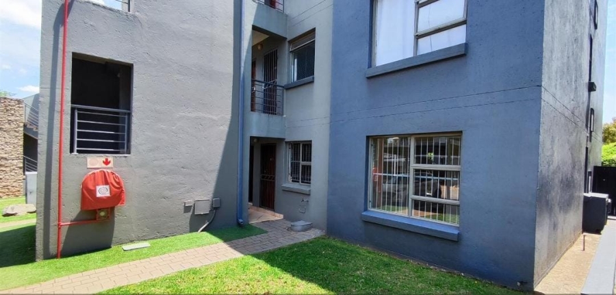 2 Bedroom Property for Sale in Greenstone Hill Gauteng