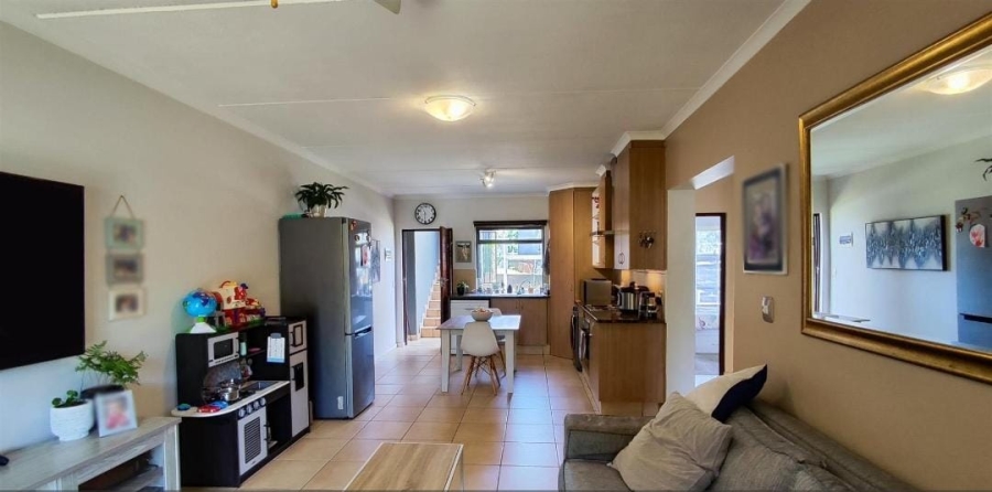 2 Bedroom Property for Sale in Greenstone Hill Gauteng