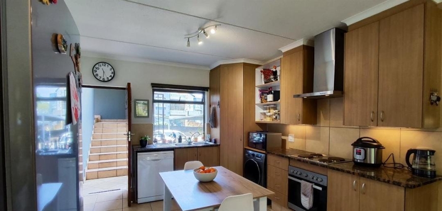 2 Bedroom Property for Sale in Greenstone Hill Gauteng