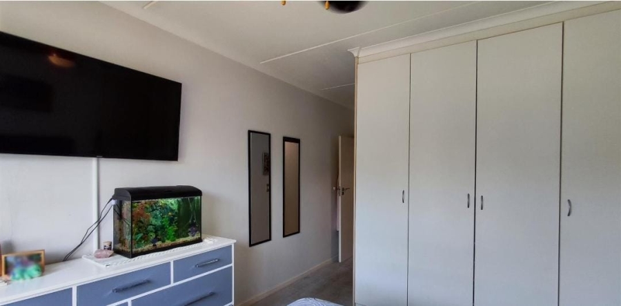 2 Bedroom Property for Sale in Greenstone Hill Gauteng