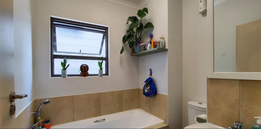 2 Bedroom Property for Sale in Greenstone Hill Gauteng