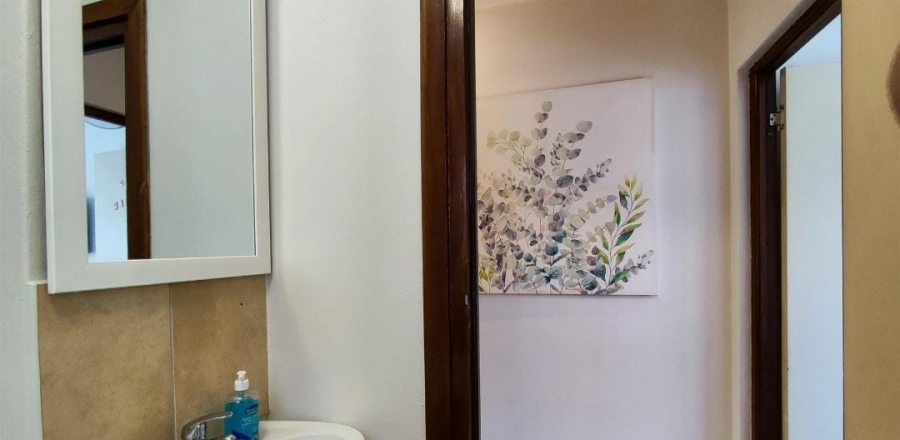 2 Bedroom Property for Sale in Greenstone Hill Gauteng