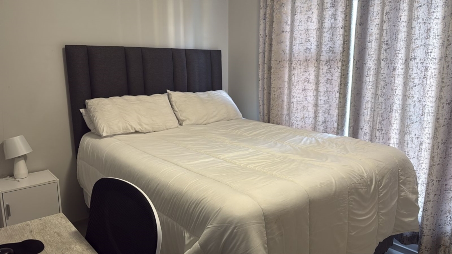 2 Bedroom Property for Sale in Rooihuiskraal North Gauteng