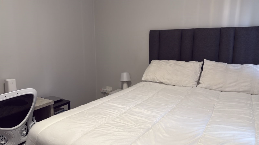 2 Bedroom Property for Sale in Rooihuiskraal North Gauteng