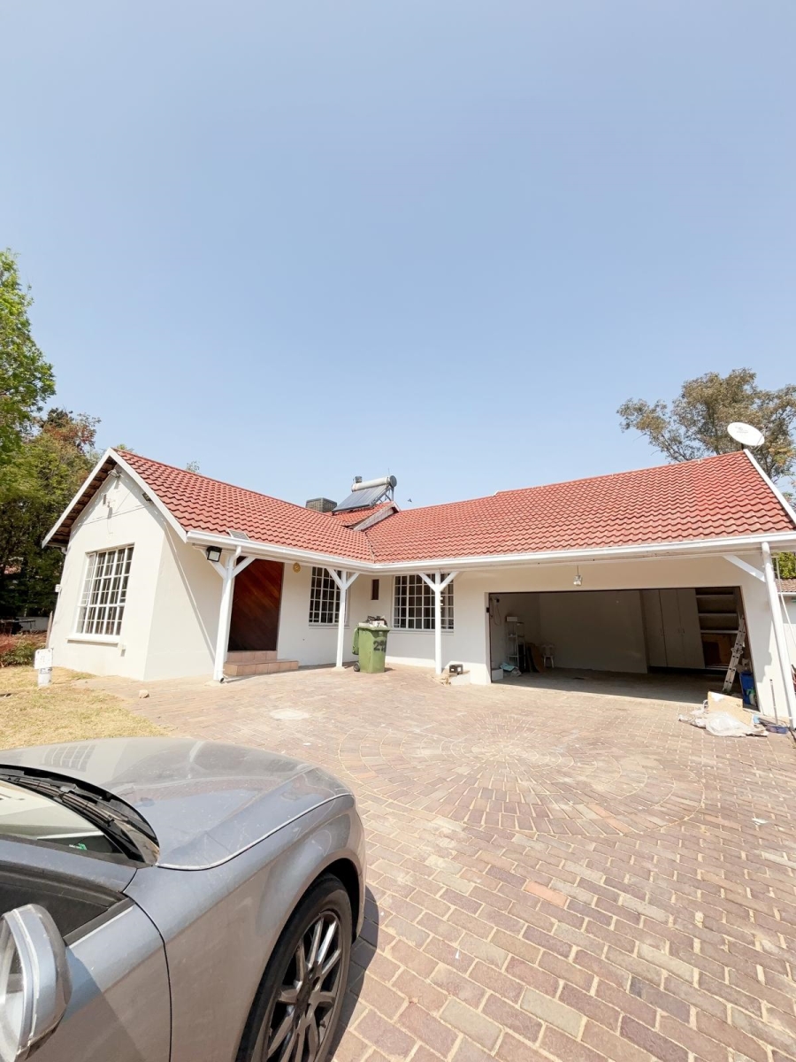 To Let 4 Bedroom Property for Rent in Woodmead Gauteng