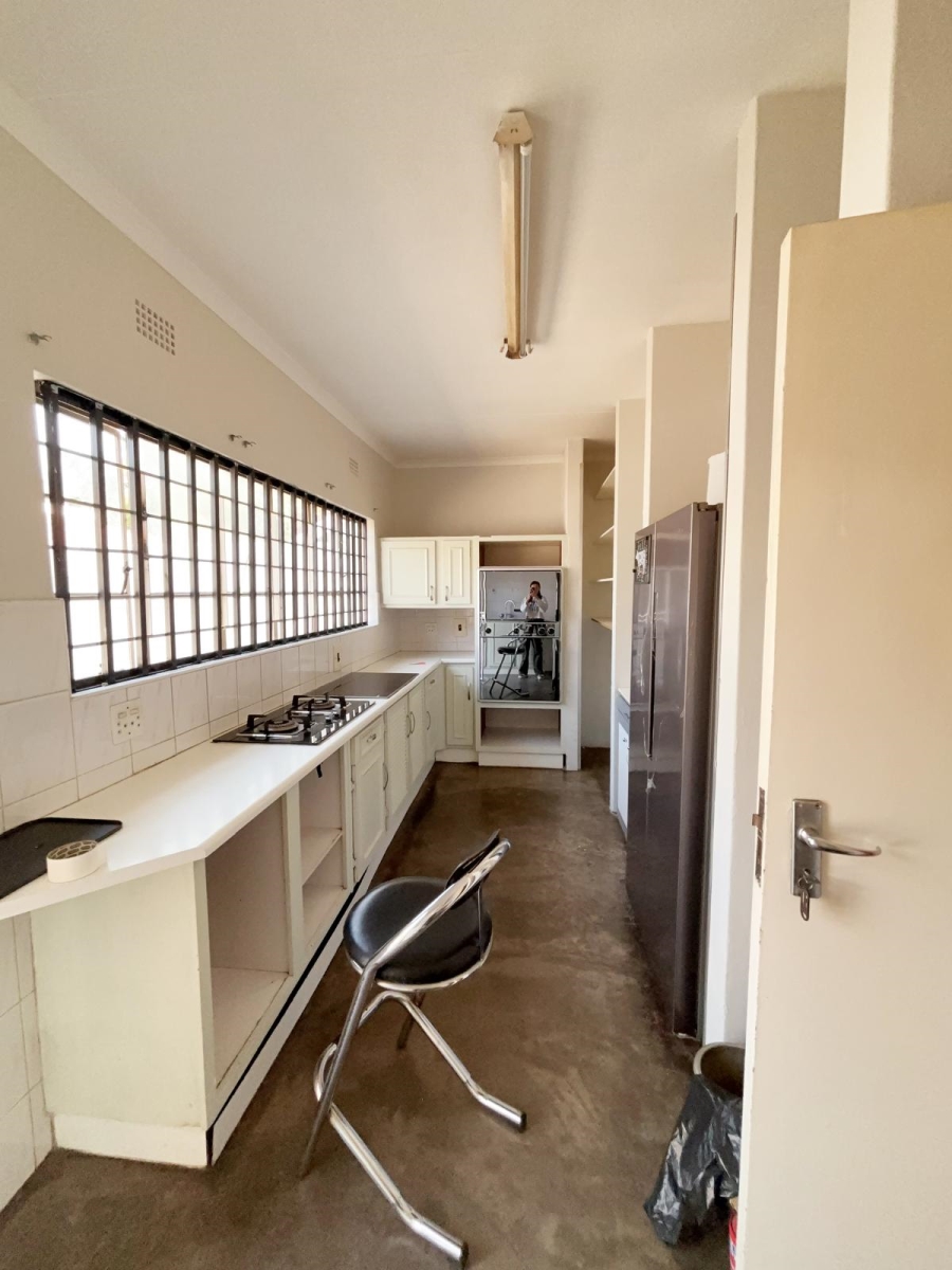 To Let 4 Bedroom Property for Rent in Woodmead Gauteng