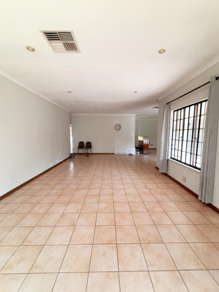 To Let 4 Bedroom Property for Rent in Woodmead Gauteng