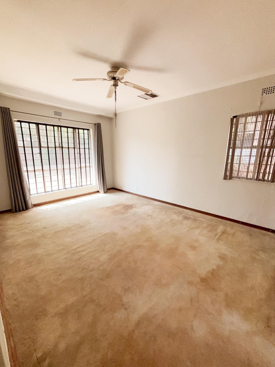 To Let 4 Bedroom Property for Rent in Woodmead Gauteng
