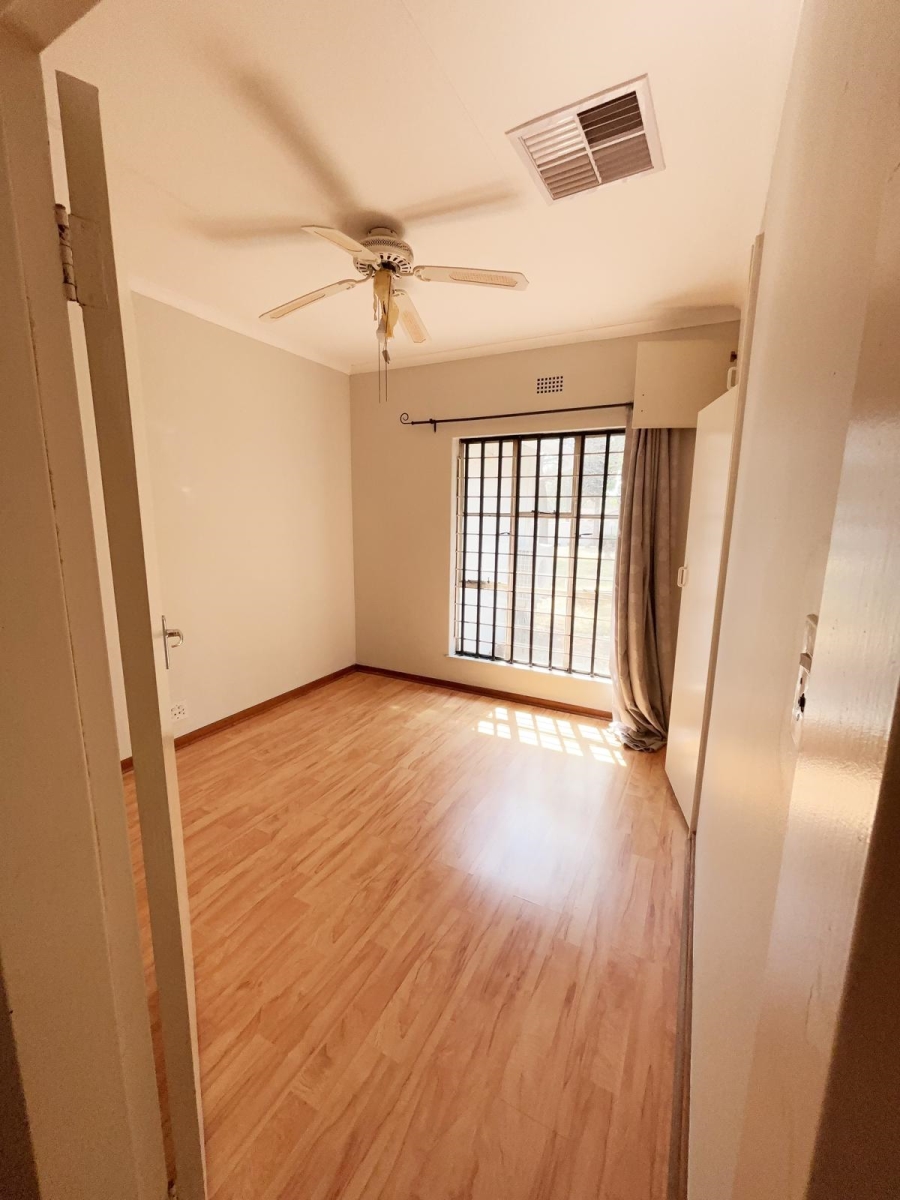 To Let 4 Bedroom Property for Rent in Woodmead Gauteng