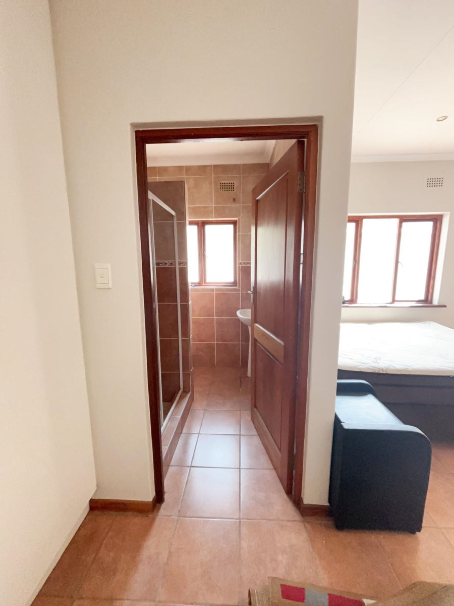 To Let 4 Bedroom Property for Rent in Woodmead Gauteng