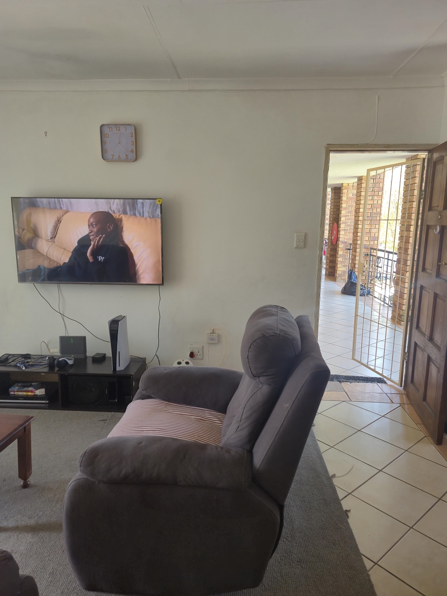 2 Bedroom Property for Sale in Noordwyk Gauteng