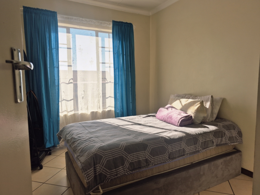 2 Bedroom Property for Sale in Noordwyk Gauteng