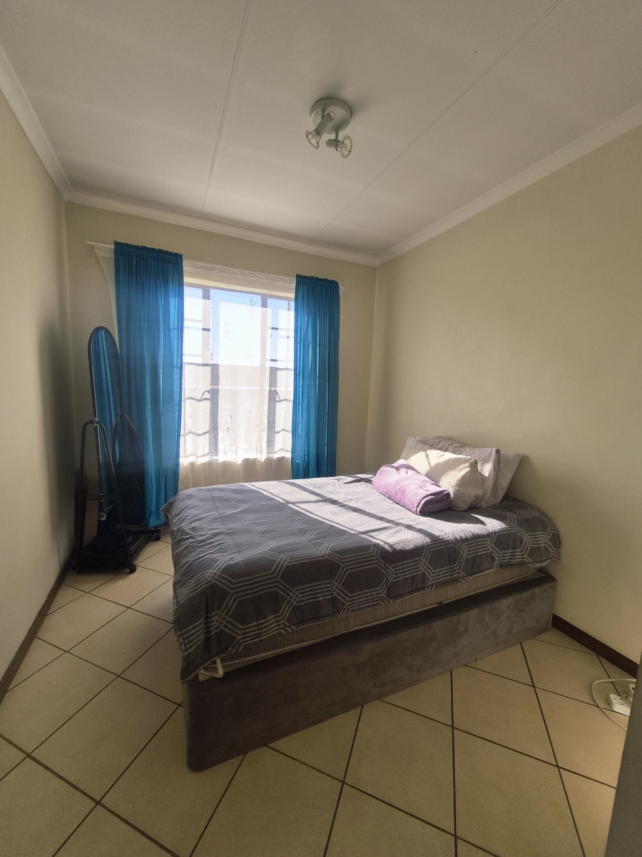 2 Bedroom Property for Sale in Noordwyk Gauteng