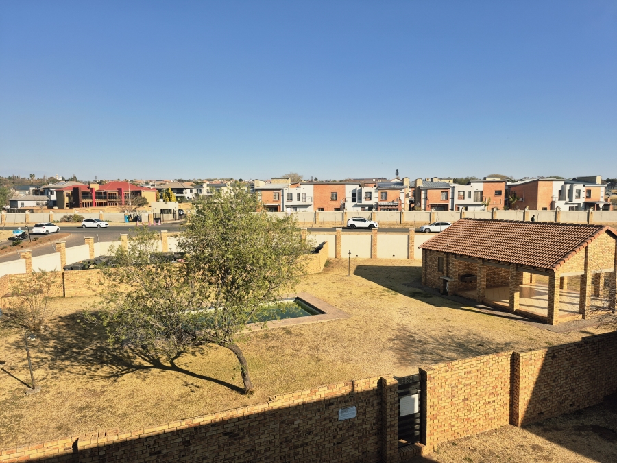 2 Bedroom Property for Sale in Noordwyk Gauteng