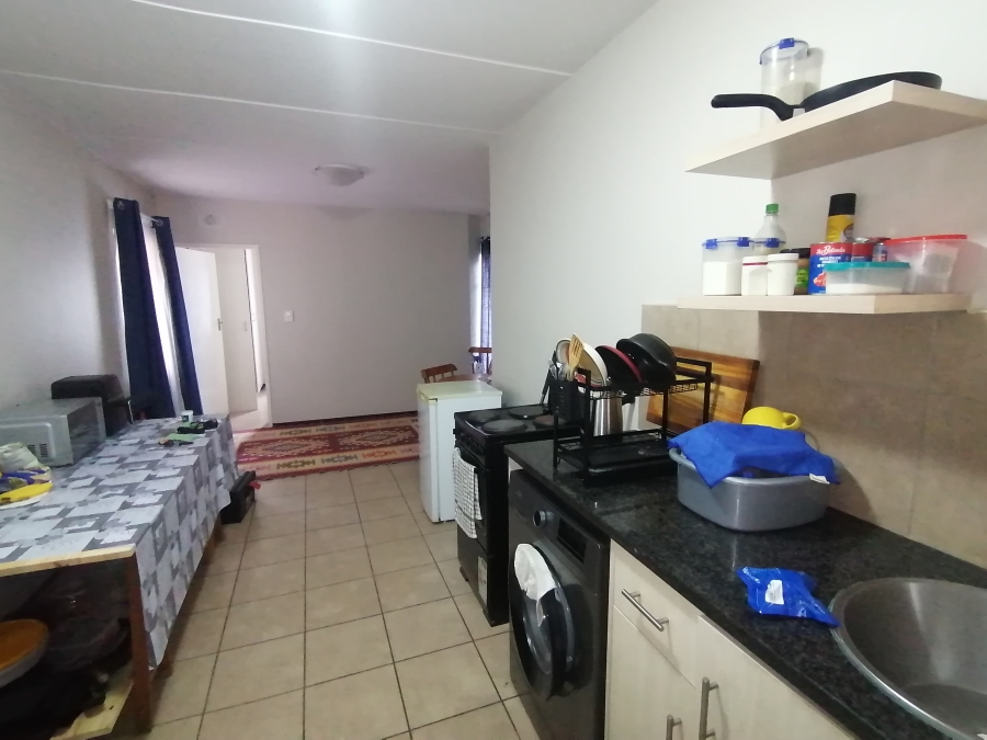 1 Bedroom Property for Sale in Noordwyk Gauteng
