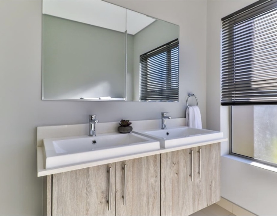 2 Bedroom Property for Sale in Fourways Gauteng