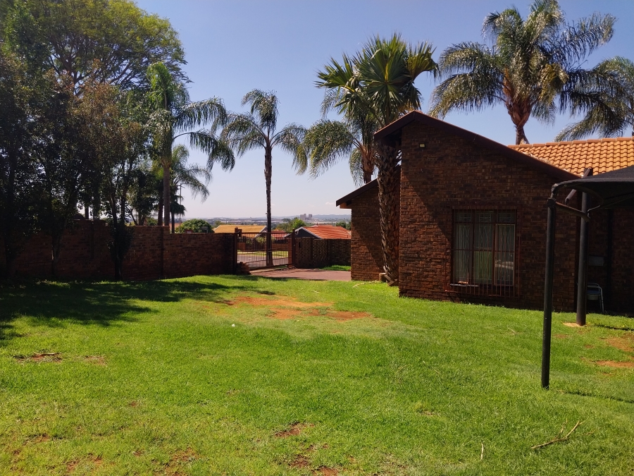 To Let 4 Bedroom Property for Rent in Eersterust Gauteng