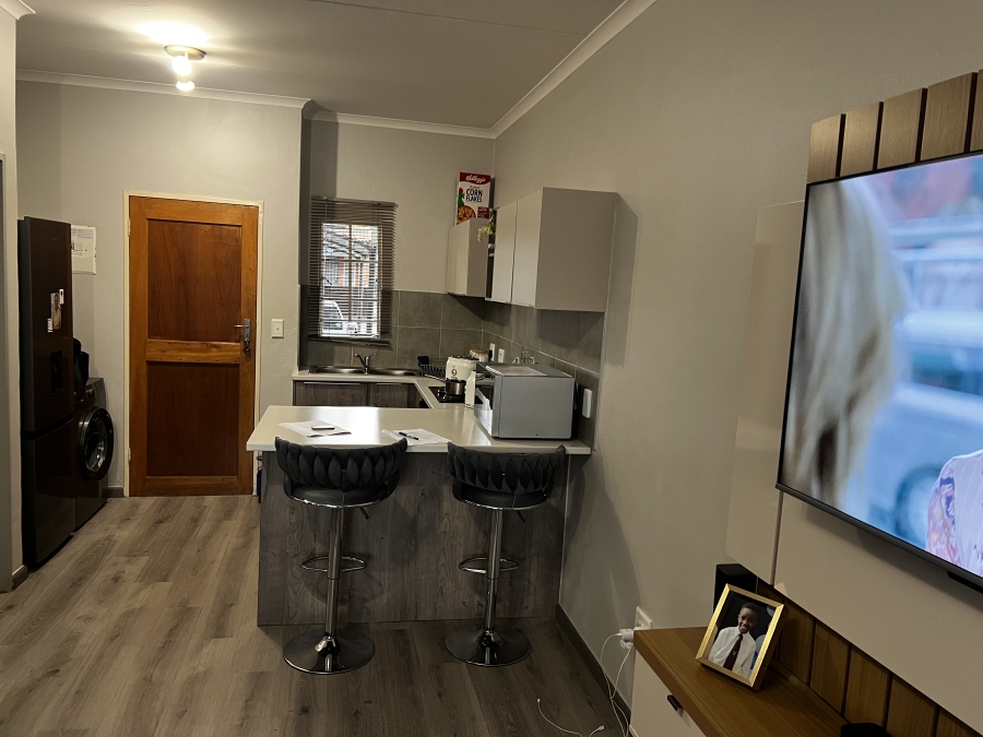 2 Bedroom Property for Sale in Pretoria North Gauteng