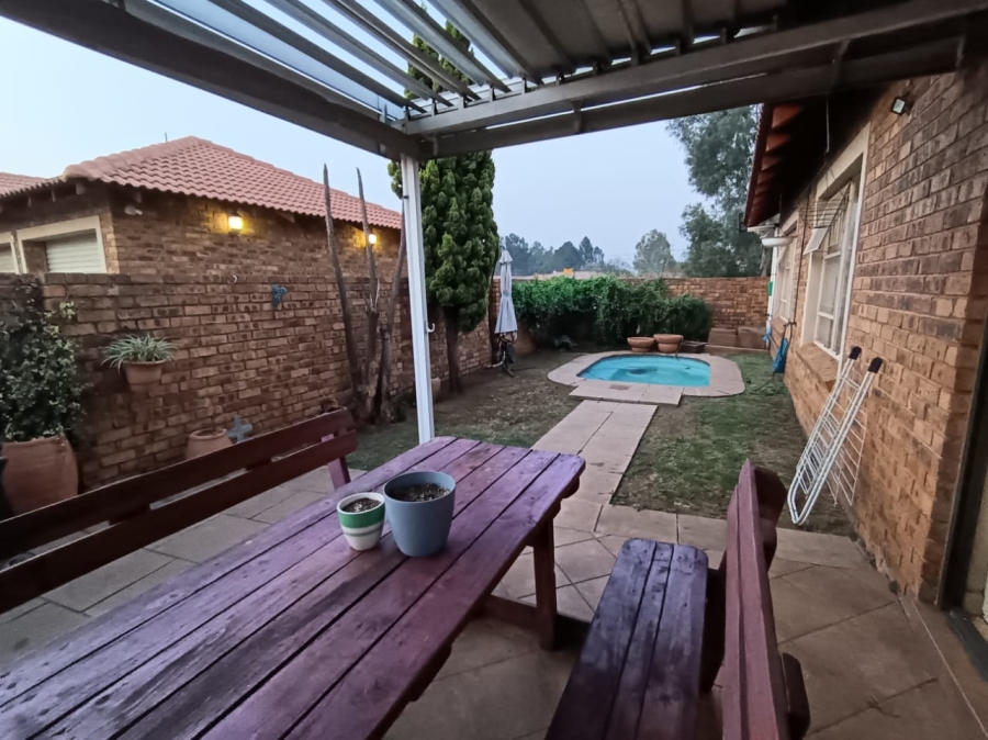 2 Bedroom Property for Sale in New State Areas Gauteng