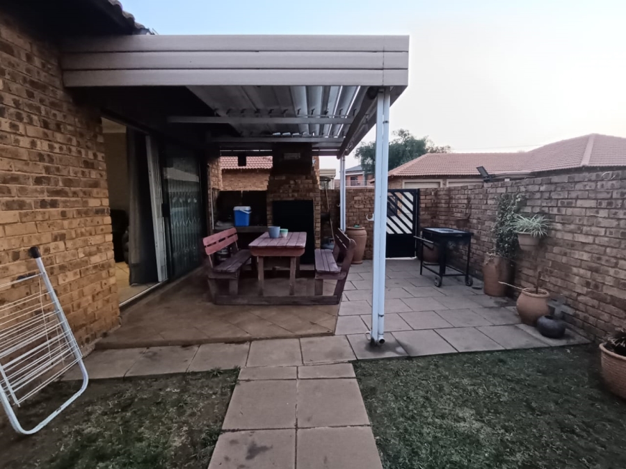 2 Bedroom Property for Sale in New State Areas Gauteng