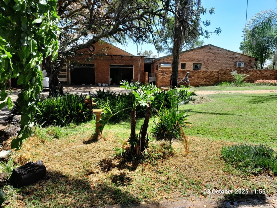 9 Bedroom Property for Sale in Pretoria North Gauteng