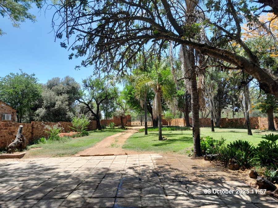 9 Bedroom Property for Sale in Pretoria North Gauteng