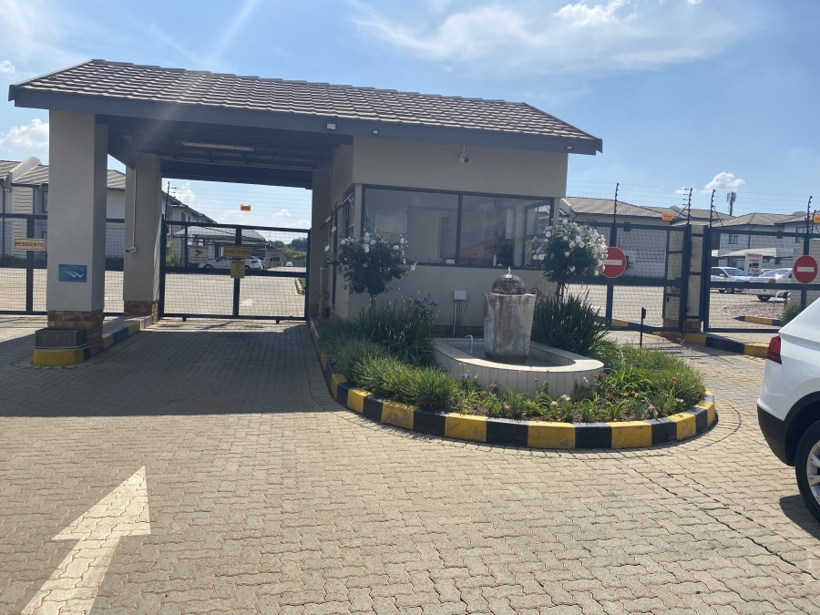 2 Bedroom Property for Sale in Norton Park Gauteng