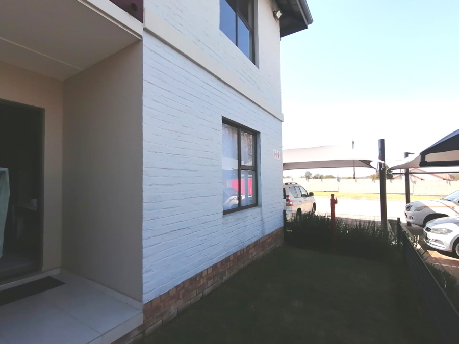 2 Bedroom Property for Sale in Norton Park Gauteng