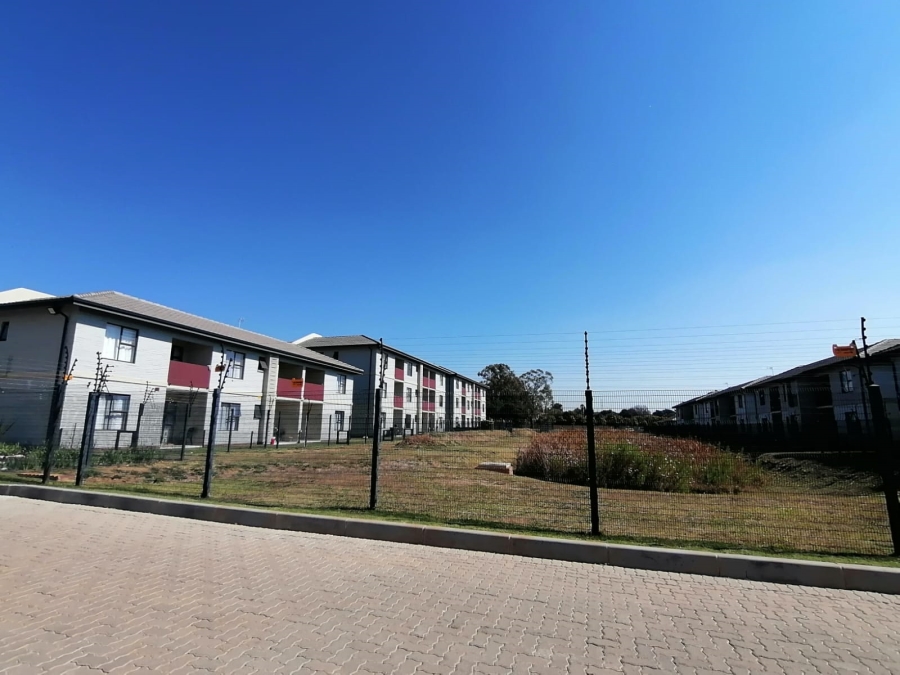 2 Bedroom Property for Sale in Norton Park Gauteng