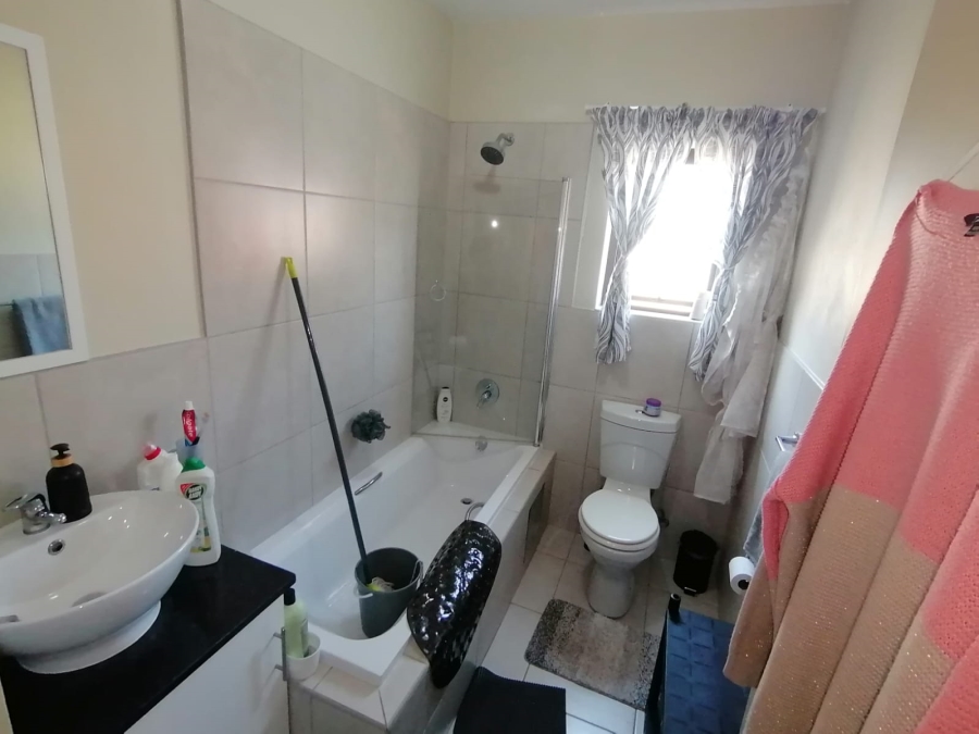 2 Bedroom Property for Sale in Norton Park Gauteng