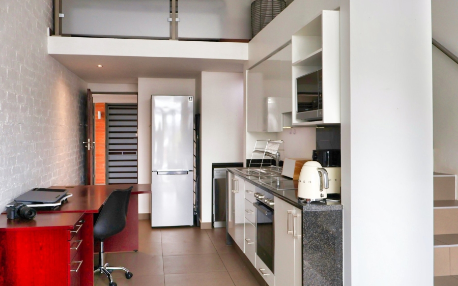 1 Bedroom Property for Sale in Clydesdale Gauteng