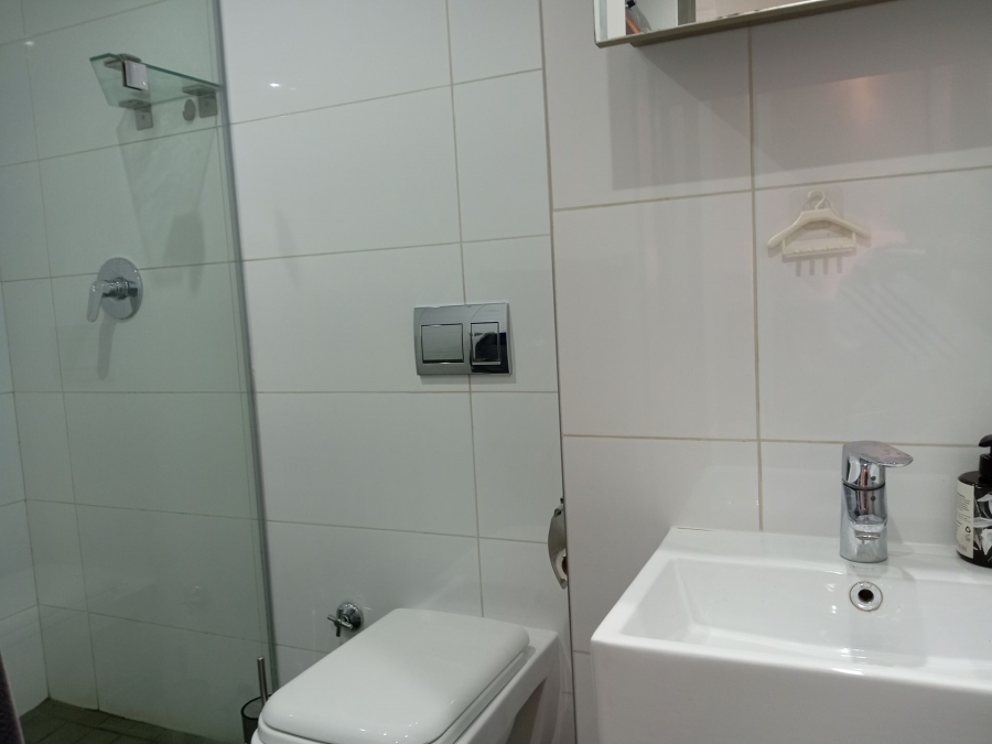 1 Bedroom Property for Sale in Clydesdale Gauteng
