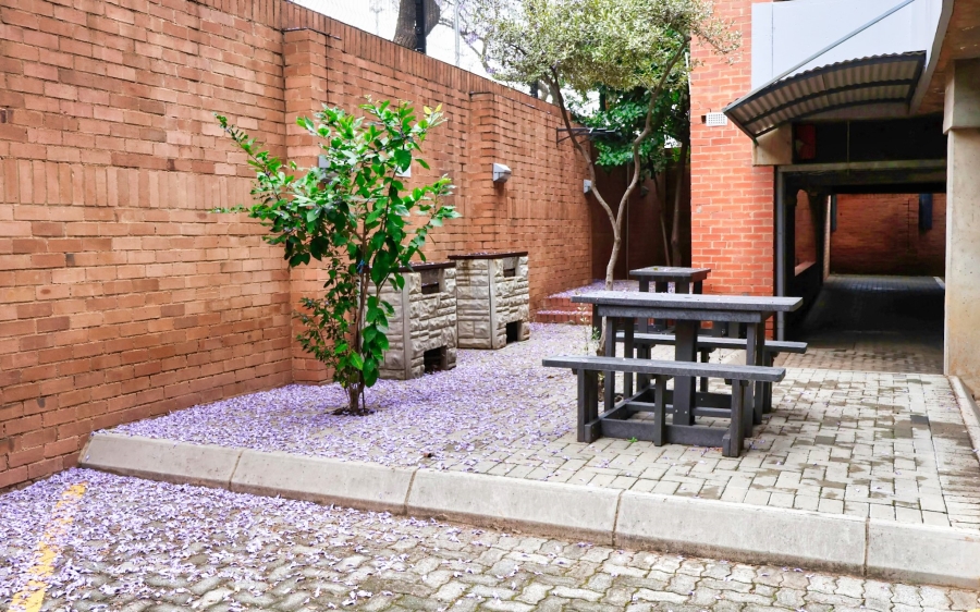 1 Bedroom Property for Sale in Clydesdale Gauteng