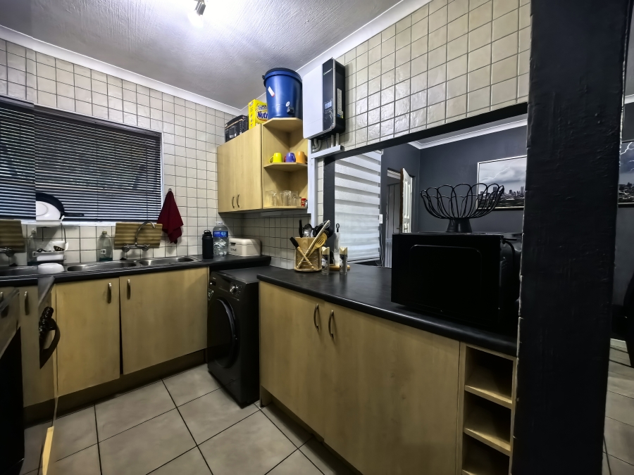 2 Bedroom Property for Sale in Noordhang Gauteng